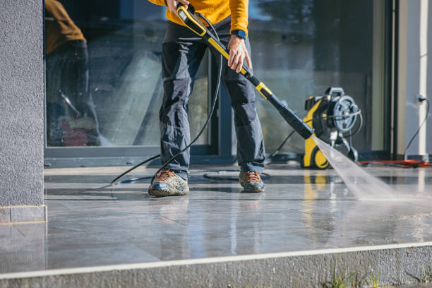 Best Garage Pressure Washing  in Central City, IA